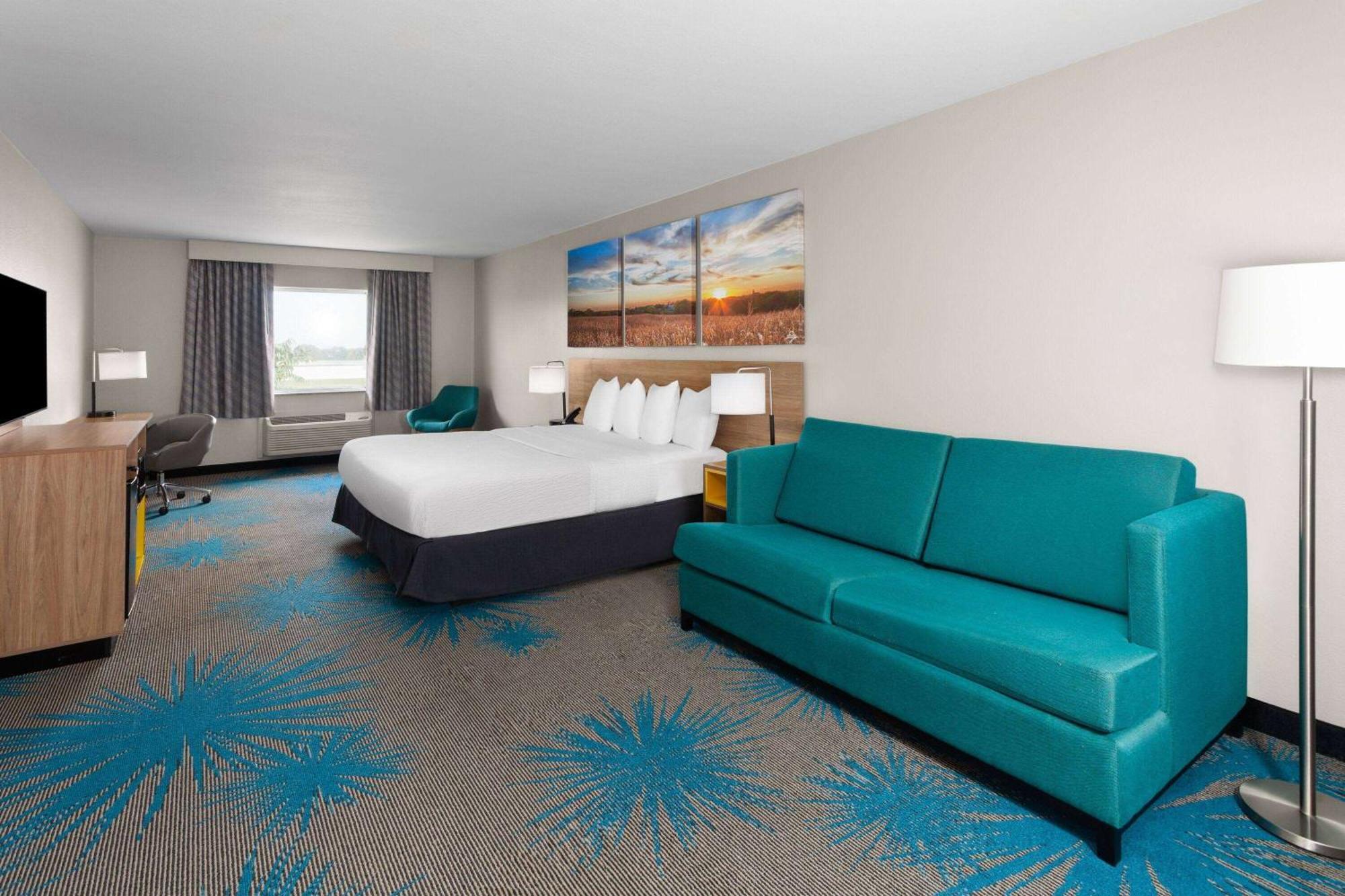 Days Inn & Suites By Wyndham Of Morris Exterior photo