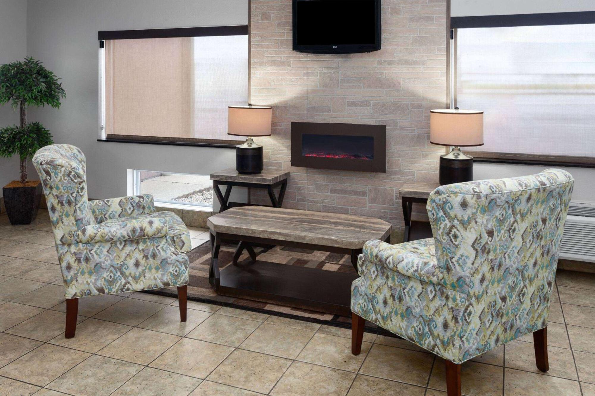 Days Inn & Suites By Wyndham Of Morris Exterior photo